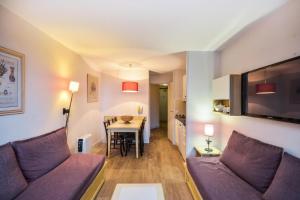 Posezení v ubytování Résidence La Pinède - maeva Home - Appartement 2 Pièces 4 Personnes avec vue mer - Sélection MAE-6329