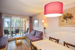 Posezení v ubytování Résidence La Pinède - maeva Home - Appartement 2 Pièces 4 Personnes avec vue mer - Sélection MAE-6329