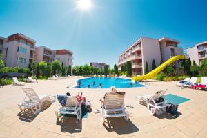The swimming pool at or close to Nessebar and Holiday Fort Apartments