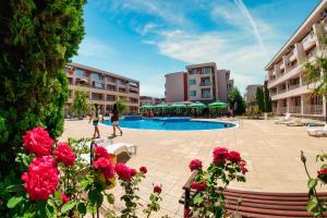 The swimming pool at or close to Nessebar and Holiday Fort Apartments