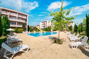 The swimming pool at or close to Nessebar and Holiday Fort Apartments