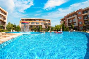 The swimming pool at or close to Nessebar and Holiday Fort Apartments