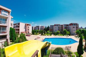 The swimming pool at or close to Nessebar and Holiday Fort Apartments