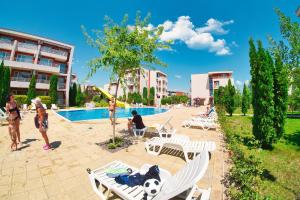 The swimming pool at or close to Nessebar and Holiday Fort Apartments