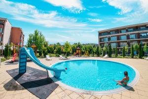 The swimming pool at or close to Nessebar and Holiday Fort Apartments