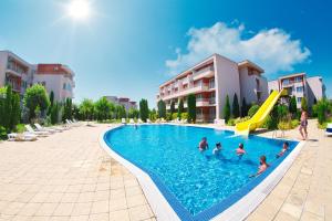 The swimming pool at or close to Nessebar and Holiday Fort Apartments