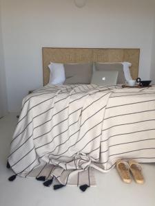 Gallery image of Beachfront Antiparos Apartment 2 Bedrooms Apartment Niamos Beautiful Sea Views Agios Georgios in Andiparos