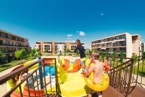 Nessebar and Holiday Fort Apartments vendégei