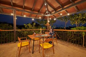 Μπαλκόνι ή βεράντα στο Grape County Eco Resort & Spa, Nashik
