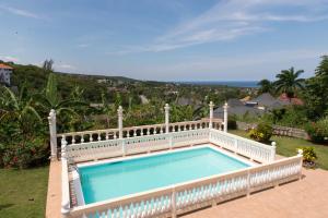 A piscina localizada em Villa Roma ou nos arredores