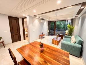Posezení v ubytování Hotel South Ex Residency - South Ex near AIIMS Delhi - Couple Friendly
