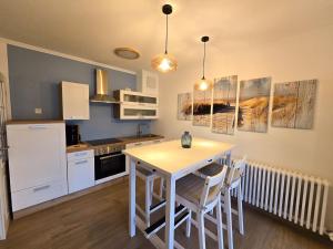 Küche/Küchenzeile in der Unterkunft Dünenpark Binz - Klassik Ferienwohnung mit 1 Schlafzimmer und Balkon im Dachgeschoss 184