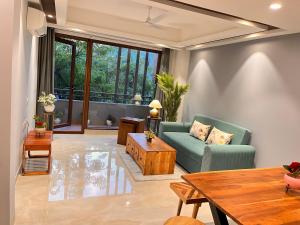 Posezení v ubytování Hotel South Ex Residency - South Ex near AIIMS Delhi - Couple Friendly
