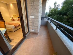 Balkón nebo terasa v ubytování Hotel South Ex Residency - South Ex near AIIMS Delhi - Couple Friendly