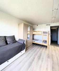 Postel nebo postele na pokoji v ubytování Résidence Vanguard - STUDIO 4 PERSONNES MAE-9614 + 10 fotografií