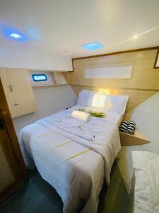 Ein Bett oder Betten in einem Zimmer der Unterkunft Odyssey of sunny side