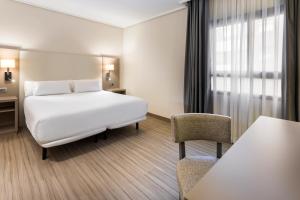 Postel nebo postele na pokoji v ubytování B&B HOTEL Cartagena Cartagonova