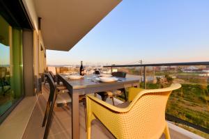 Μπαλκόνι ή βεράντα στο Aloha Bliss - Apartment for 8 (6 adults max)
