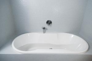 Un baño de Hotel Atom Třebíč