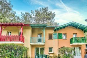 Balkon lub taras w obiekcie Les Maisons du Domaine du Golf de Pinsolle - maeva Home - Maison 3 pièces 6 personnes - Sélection MAE-9964