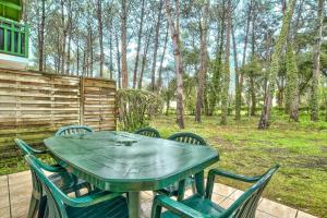 Ogród w obiekcie Les Maisons du Domaine du Golf de Pinsolle - maeva Home - Maison 3 pièces 6 personnes - Sélection MAE-9964