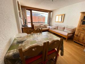 Et opholdsområde på Résidence Chalmettes - Studio 4 personnes - Skis aux pieds MAE-8554