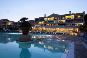 Basen w obiekcie Résidence Cannes Villa Francia - maeva Home - Appartement 2 pièces 5 personnes - Budget MAE-0634 lub w pobliżu