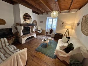 Posedenie v ubytovaní Maison dans la magnifique village de Montjoi