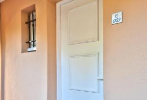 Zdjęcie z galerii obiektu Village Pont Royal en Provence - maeva Home - Appartement cosy et climatisé 2 pièces 5 personnes avec jardin - Prestige - super Home MAE-2864 w mieście Mallemort