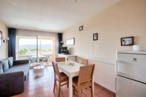 Kuchyň nebo kuchyňský kout v ubytování Village Pont Royal en Provence - maeva Home - Appartement climatisé 3 pièces 4 personnes - Prestige - super Home MAE-7124