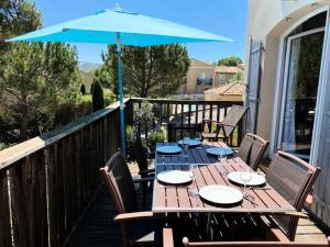 Balkón nebo terasa v ubytování Les Coteaux de Pont Royal en Provence - maeva Home - Maison chaleureuse climatisée 4 pièces 6 personnes - Prestige - super Home MAE-2304