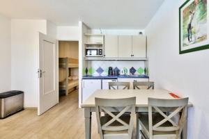 Kuchyň nebo kuchyňský kout v ubytování Résidence Saint-Raphaël Valescure - maeva Home - Studio 4 personnes - Sélection MAE-5644