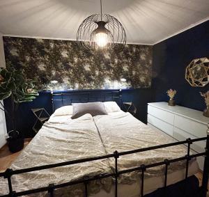 Ліжко або ліжка в номері Large and spacious villa located in Storebro close to a nice swimming area