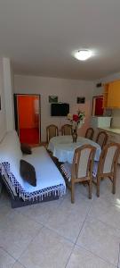 Kuchyň nebo kuchyňský kout v ubytování Apartmani Milicevic