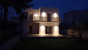 Budova, kde se vila nachází