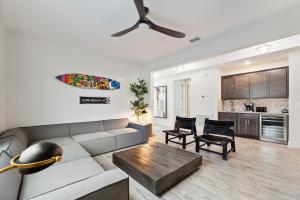 Gallery image of Modern 5BR Getaway, PS5 & Board Games - Port St. Lucie, Florida in Carlton