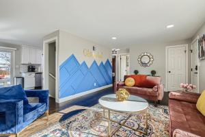 Gallery image of ALL King beds, Firepit, Hot tub, Near Down Town, Games Room in Denver