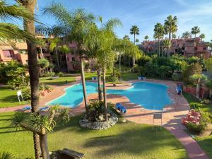 Bazén v ubytovaní Apartamento Marbella Alicate Beach alebo v jeho blízkosti