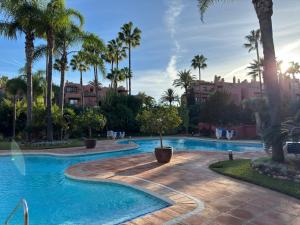 Bazén v ubytovaní Apartamento Marbella Alicate Beach alebo v jeho blízkosti