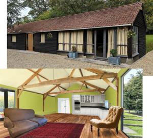 dos fotos de una sala de estar con una casa en The Old Stables - Self Contained Cottage - Hot Tub and Pool en Salisbury
