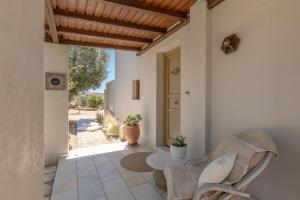 A seating area at Helios Selene