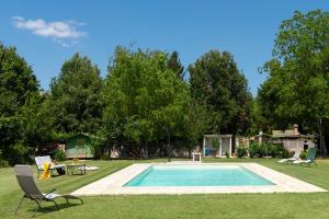 Bazén v ubytování Giardino di Tosca nebo v jeho okolí