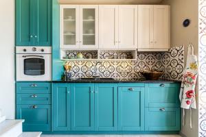 A kitchen or kitchenette at Helios Selene
