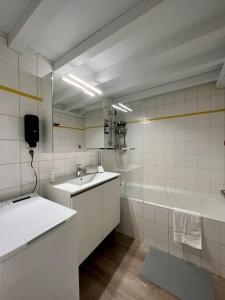 Kupatilo u objektu T2 Joseph Claussat 4pers- WIFI Clermont Ferrand