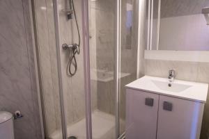 Phòng tắm tại Résidence Le 1650 - Studio 884