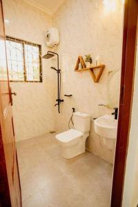 A bathroom at Safi House