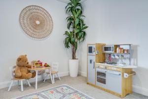 Η κουζίνα ή μικρή κουζίνα στο 12 Mi to Sand Hollow Spacious Home with Game Room