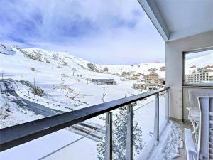 En generel udsigt til bjerge eller udsigt til bjerge taget fra lejligheden