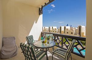 Balkón nebo terasa v ubytování Buki-Gravity-Homes, App No2, amazing seaview apartment in 5 star hotel Gravity Sahl Hasheesh-FOR GUESTS WITH NONEGYPTIAN PASSPORTS