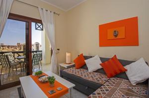 Seating area sa Buki-Gravity-Homes, App No2, amazing seaview apartment in 5 star hotel Gravity Sahl Hasheesh